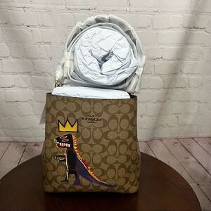 COACH X MICHEL JEAN BASQUIAT Pez Dispenser limited edition town bucket bag nwt